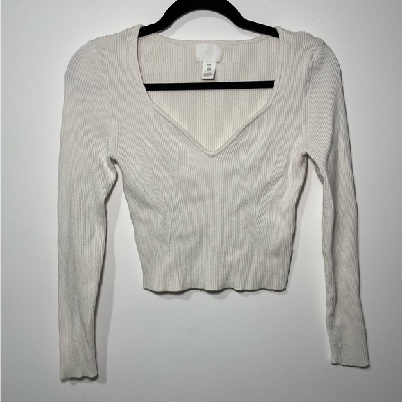 H&M women’s White Rib Knit Cropped Sweater in Size M - Picture 2 of 6
